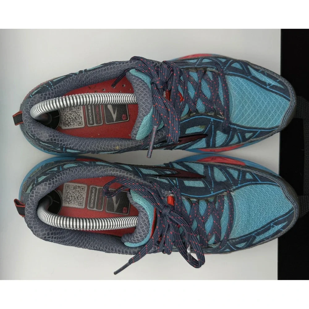 Brooks conquer elements